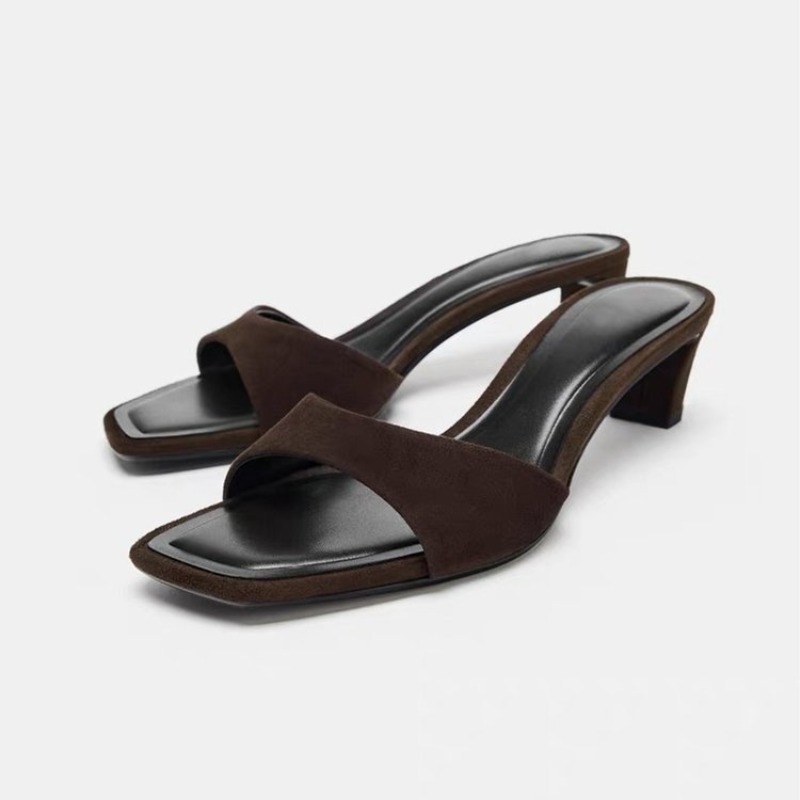 Vintage Fashion Design - Vintage Brown Faux Suede Slippers for